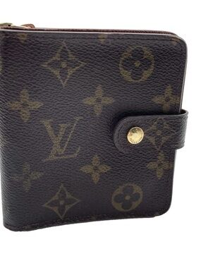 Auth Louis Vuitton Compact
Zippy Wallet